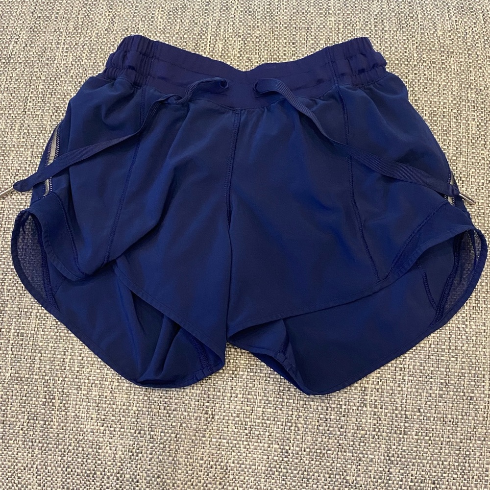 Lulu Lemon Hotty Hot Short Long 4”